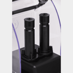 Primer plano de las dos sondas negras de la máquina Jetchill Dry Ice Pro bajo una tapa transparente