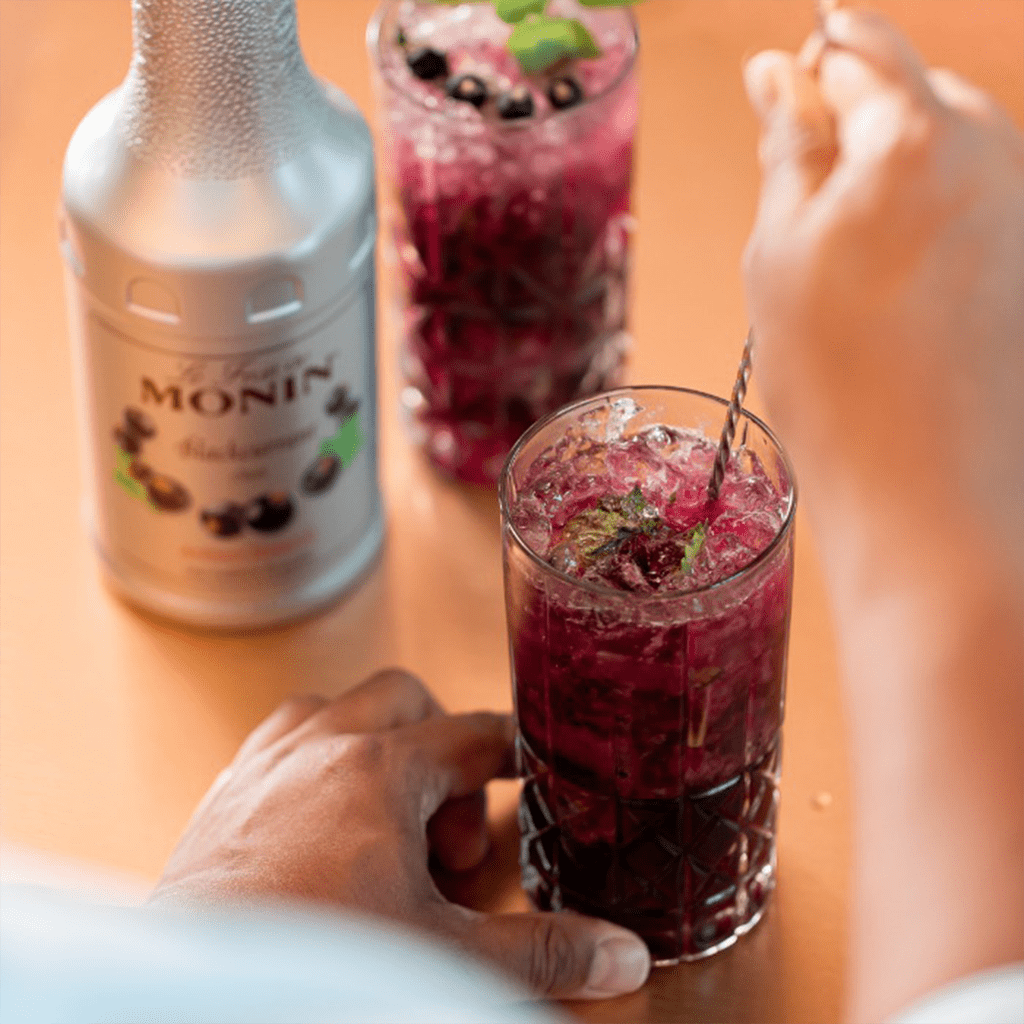 Le Fruit MONIN Cassis 1L - Pour Cocktails et Thés Glacés