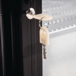 Réfrigérateur arrière-bar Polar Série G Noir 330L à Portes Coulissantes – Image 3