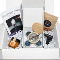 Kit fumoir cocktail en boîte avec guide mixologie, copeaux de bois, chalumeau, perles agrumes et oranges déshydratées
