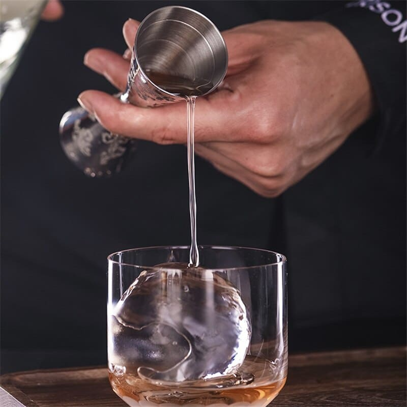 Doseur cocktail gravé à arabesques – 30/45 ml