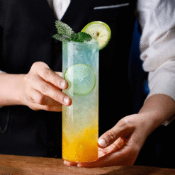 Verre à cocktail design – présentation spectaculaire – vue 1