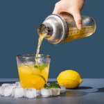 Shaker à cocktail avec Recettes – mixologie