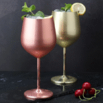 Verre à vin métallisé sur pied – finition rose gold