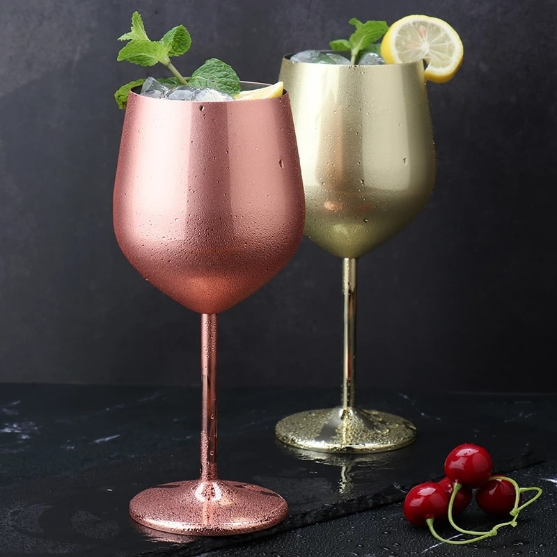 Verre à vin métallisé sur pied – finition rose gold