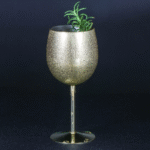 Verre à vin métallisé sur pied – finition rose gold
