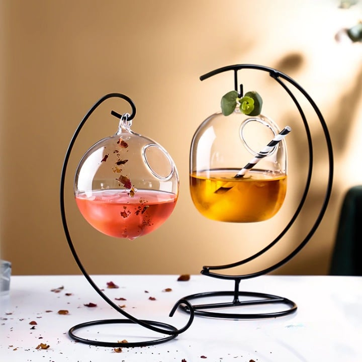Verre à apéritif suspendu – présentation originale
