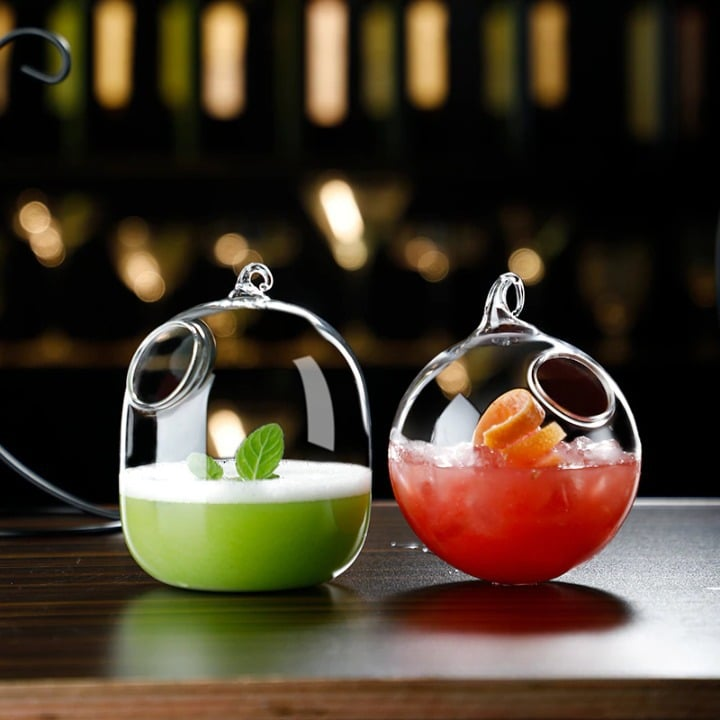 Verre à apéritif suspendu – présentation originale