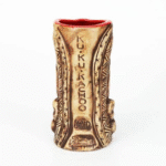 Mug Tiki Kachoo en céramique – totem tropical doré