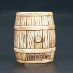 Mug Tiki Tonneau – cocktail tropical sculpté