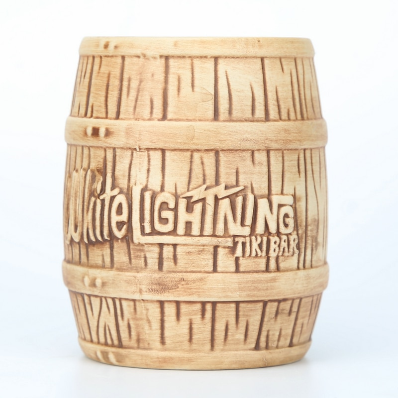 Mug Tiki Tonneau – cocktail tropical sculpté