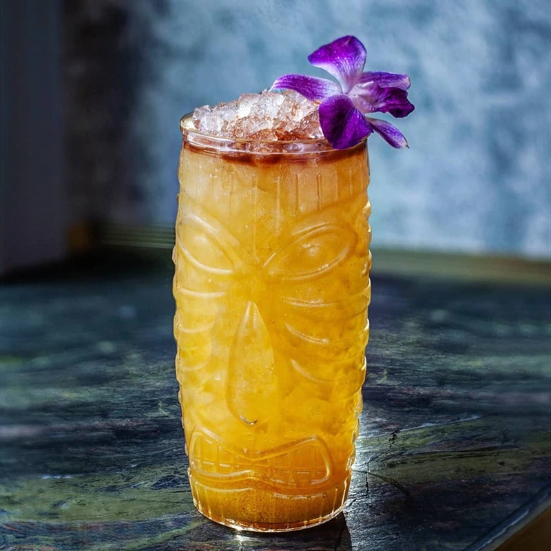 Mug Tiki Transparent – cocktail tropical sculpté