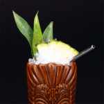 Mug Tiki nator – cocktail tropical sculpté