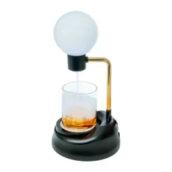 Lightbulb Flavour Blaster avec bulle aromatique lumineuse au-dessus d’un cocktail - vue 1